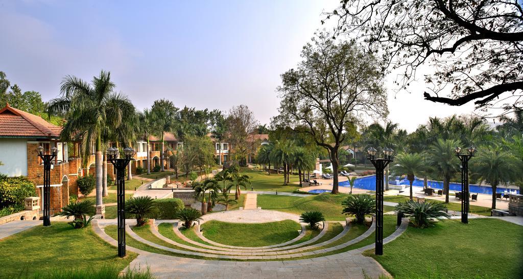 Golkonda Resorts & Spa Haïdarabad Extérieur photo