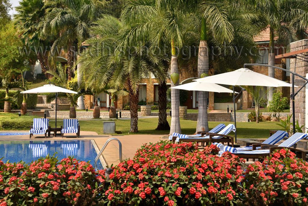 Golkonda Resorts & Spa Haïdarabad Extérieur photo
