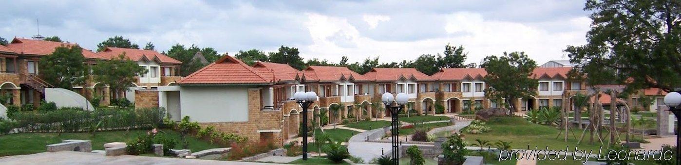 Golkonda Resorts & Spa Haïdarabad Extérieur photo